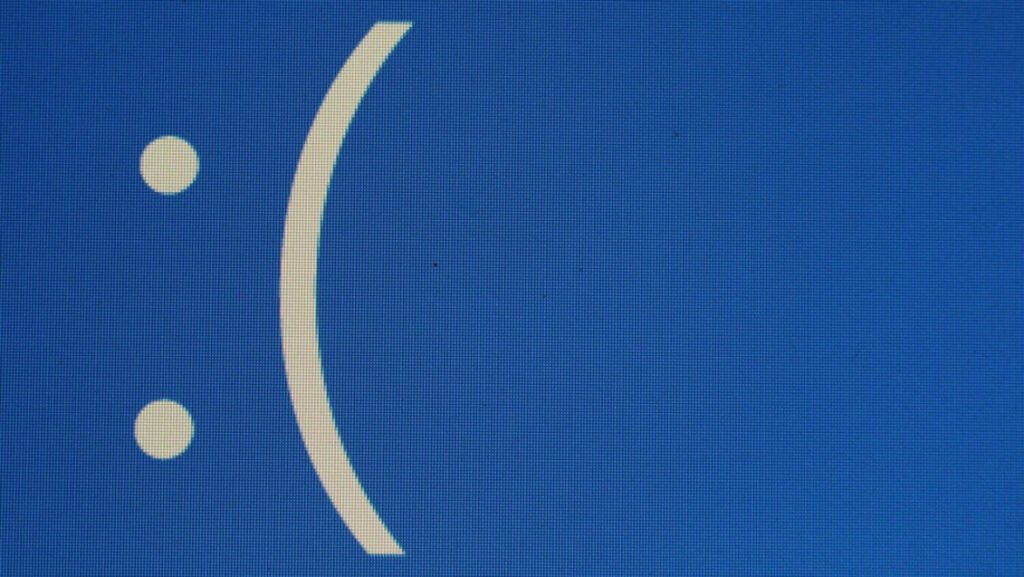 Correos falsos de Booking.com distribuyen malware usando la técnica de ClickFix simulando un error de Windows clickfix booking